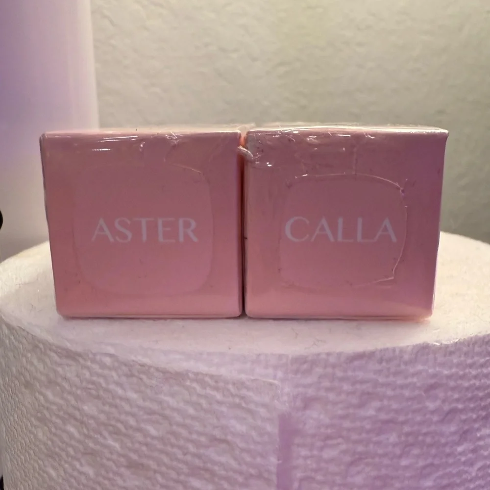 BLOOM KISS (BUNDLE OF 2) Shimmer Lip Gloss FULL SIZE in ASTER & CALLIA